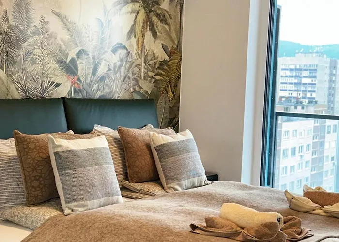 Riverguard Apartment With Free Parking