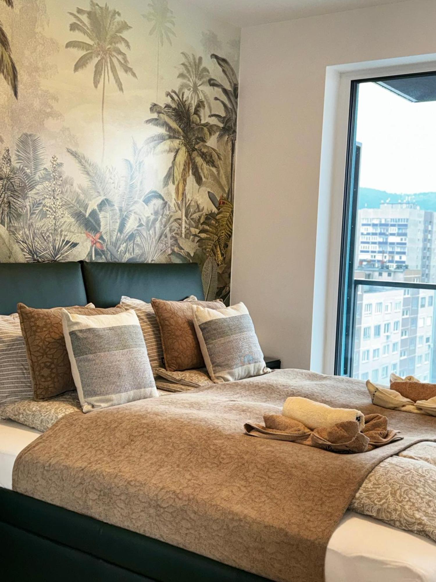 Riverguard With Free Parking Appartement